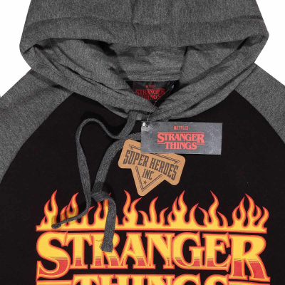 Stranger Things - Flaming Logo (Unisex Black Pullover Hoodie)  Schwarz