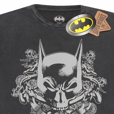 ** Superheroes Inc. DC Batman - Skull Crest (Unisex Vintage Black Premium T-Shirt)  ** Vintage Black