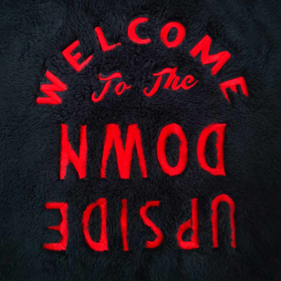 Stranger Things - Upside Down Dressing Gown (Unisex Black Dressing Gown)  Schwarz