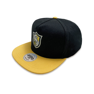 Harry Potter - Badge Hufflepuff (Unisex Black/Yellow Snapback Cap)  Black/Yellow
